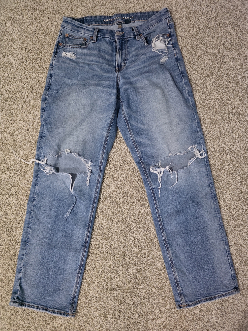American Eagle Outfitters Light Blue Distressed Boyfriend Jeans